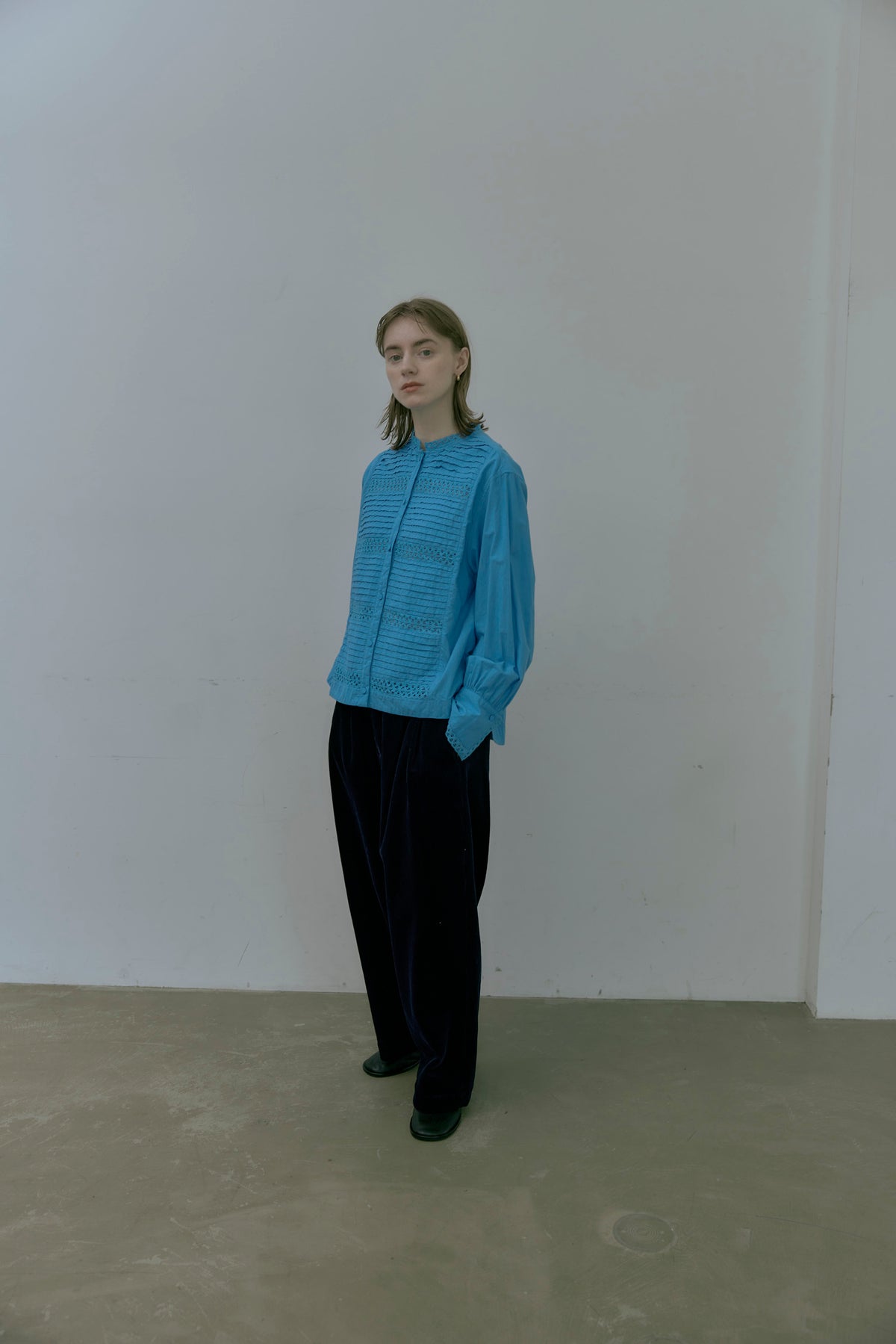 doux bleu　コットンキャンブリック 刺繍レースブラウス　DB-2653-051