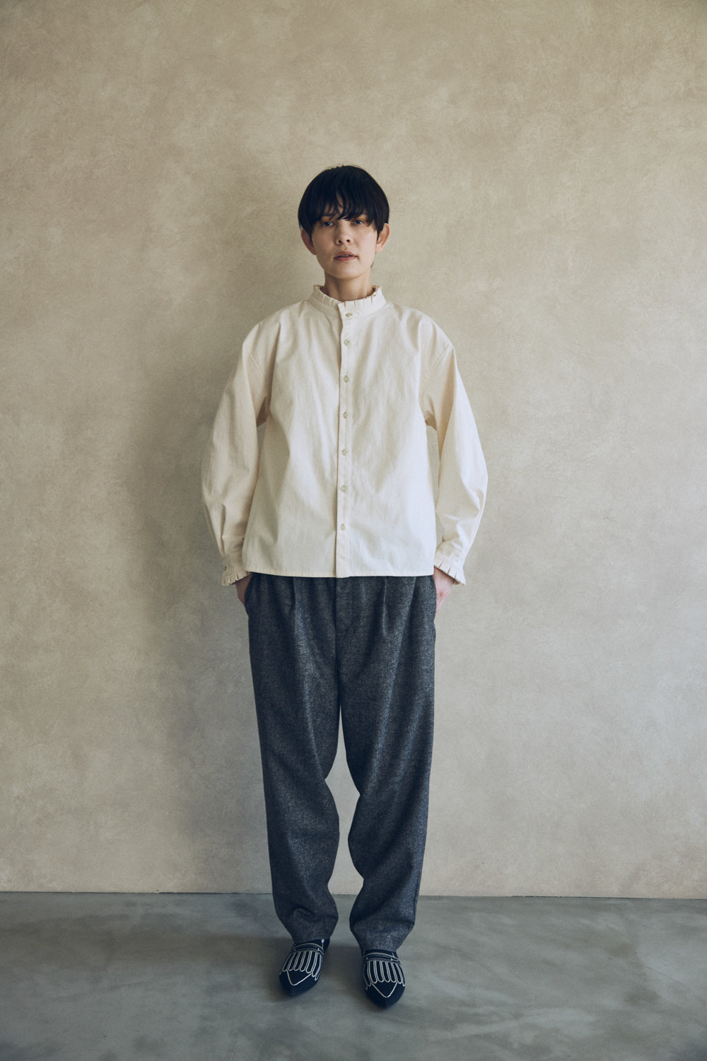 YARRA NEU　ヴィンテージワッシャー衿フリルシャツ　NU-5553-423