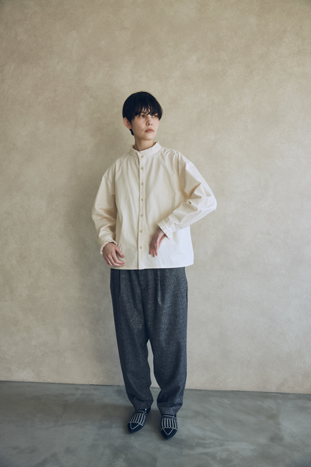 YARRA NEU　ヴィンテージワッシャー衿フリルシャツ　NU-5553-423