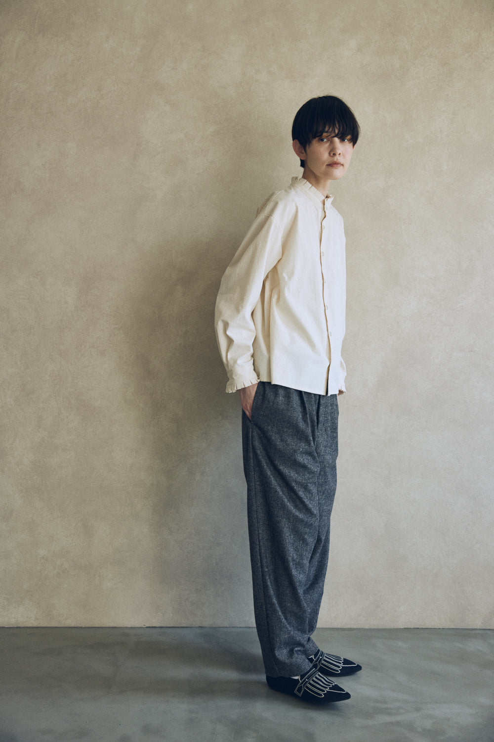 YARRA NEU　ヴィンテージワッシャー衿フリルシャツ　NU-5553-423